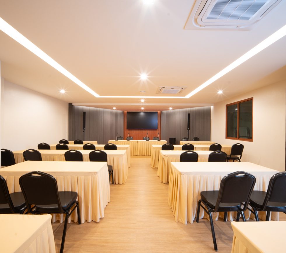 The-Natural-Beach-Resort-meetingroom